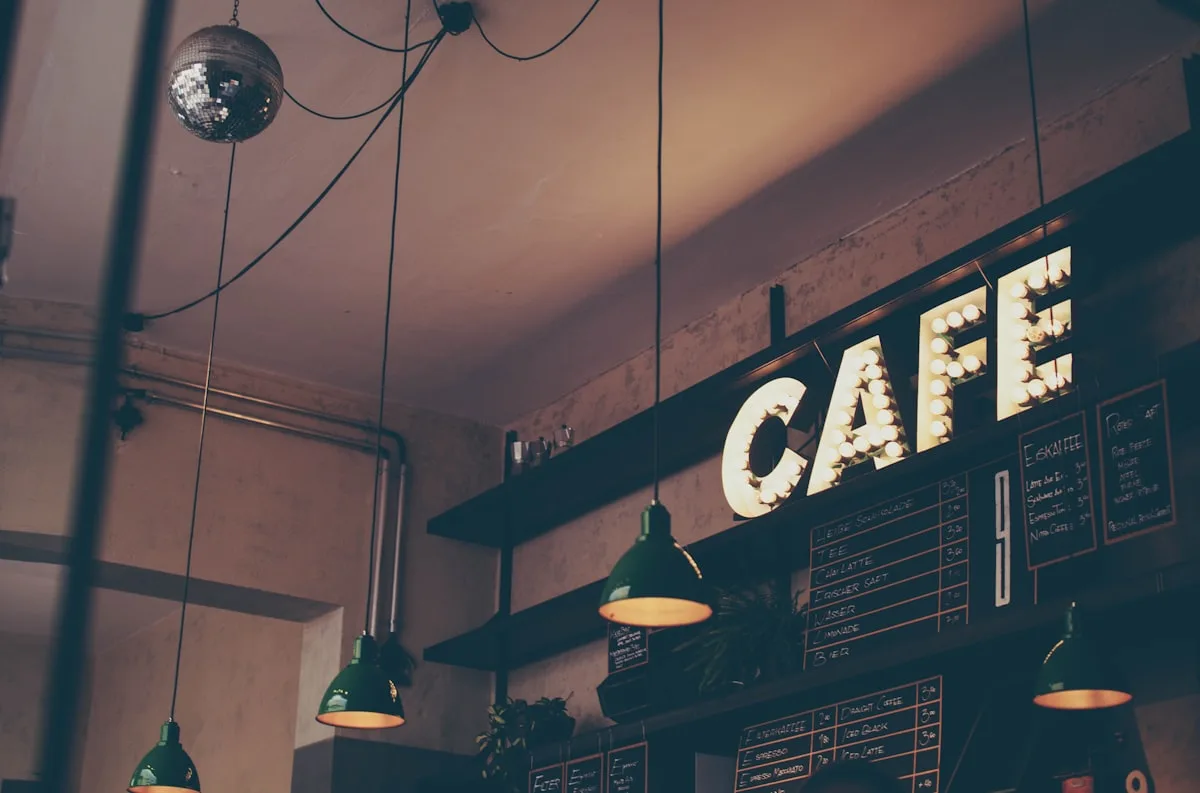 Desain Interior dan Eksterior Cafe Kekinian Malang